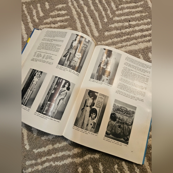 The Collectors Encyclopedia of Barbie Dolls & Collectibles - Picture 3 of 4
